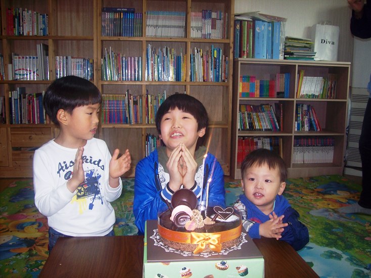 »ýÀÏÃàÇÏ ÇÕ´Ï´Ù. »ç¶ûÇÏ´Â ¿ì¸® ¿µÂùÀÌ »ýÀÏÃàÇÏÇÕ´Ï´Ù.^^